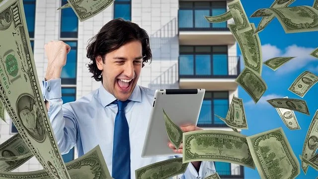 كسب المال عبر الإنترنت: 10 فوائد مذهلة للعمل والربح من الويب كسب المال عبر الإنترنت