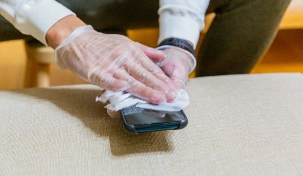 كيفية تنظيف الهاتف الذكي بشكل صحيح للوقاية من الفيروسات